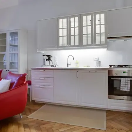Stylish Quiet In Old Town Historic Centre *