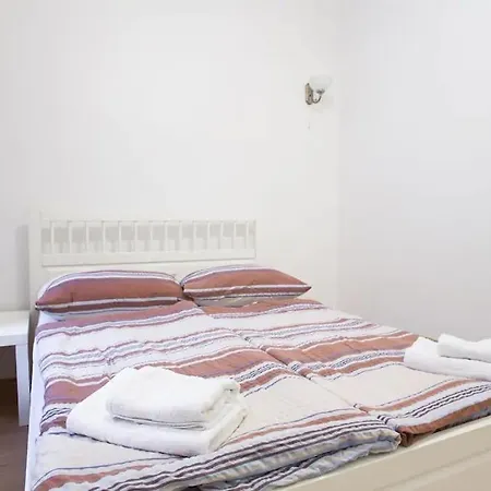 Stylish Quiet In Old Town Historic Centre *