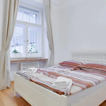Apartment Stylish Quiet In Old Town Historic Centre Prag